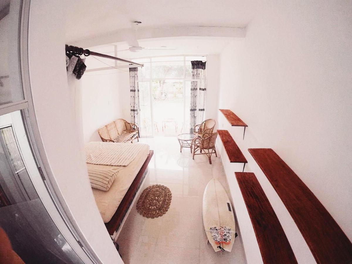מלון מידיגמה איסט Lotus Surf House חדר תמונה