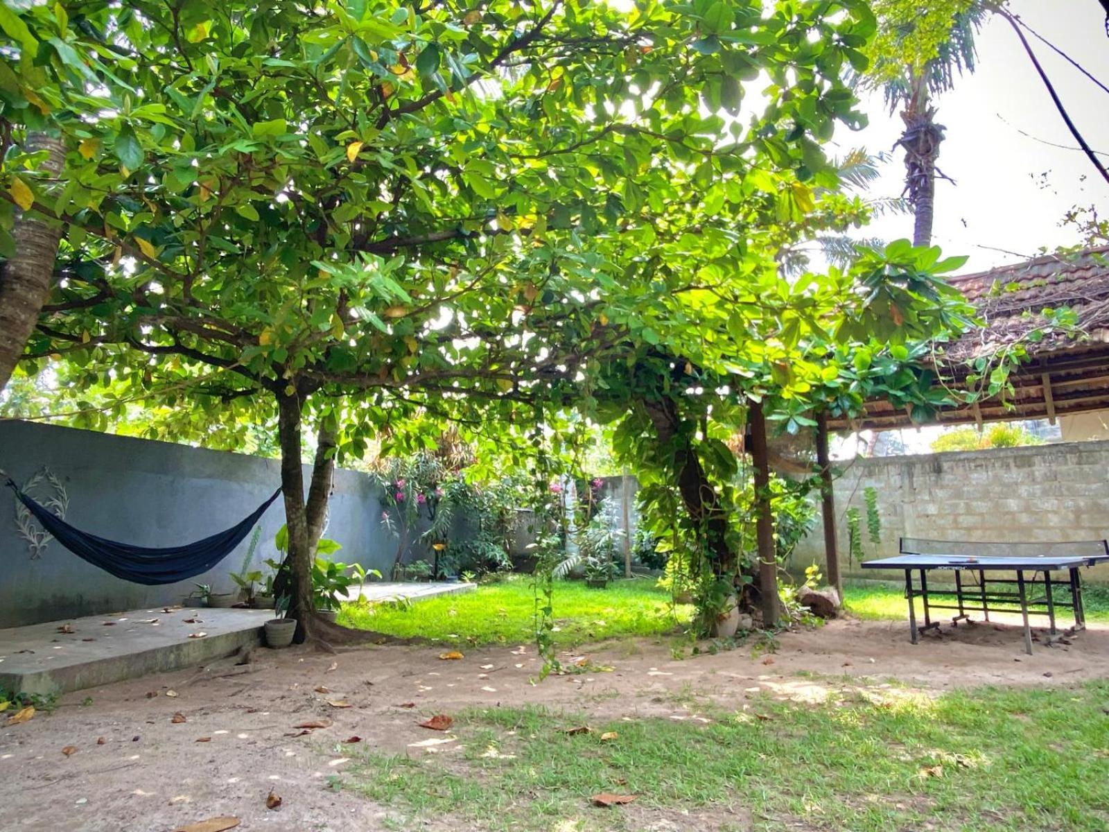 מלון מידיגמה איסט Lotus Surf House מראה חיצוני תמונה